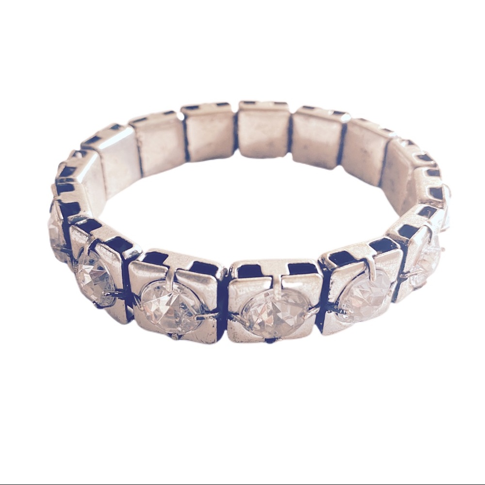 Chunky silver‎ with large clear rhinestones bangle bracelet